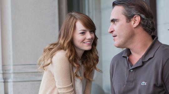 Η Emma Stone θεωρεί τον Joaquin Phoenix απελπισμένο στο «Irrational Man»