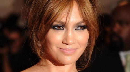 Jennifer Lopez Vs 23χρονης! Ποια το φόρεσε καλύτερα?