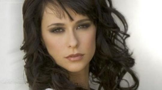 Jennifer Love Hewitt : Η Elizabeth Taylor μου έμαθε πώς να είμαι όμορφη…