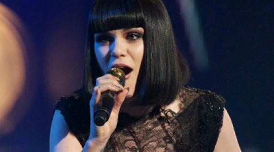 Η Jessie J τραγούδησε συγκλονιστικά το νέο της κομμάτι “Who you are”…