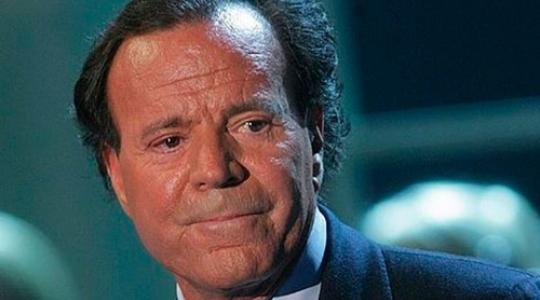 Julio Iglesias: Έχασε το σπίτι και τον σκύλο του από μεγάλη πυρκαγιά!