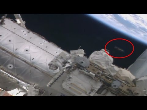 Το “Ufo” που παρακολουθεί τους αστροναύτες;