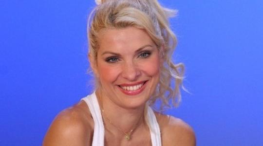 Δεν μπορείτε να φανταστείτε πως “φουσκώνει” από την χαρά του ο γυμναστής της Ελένης Μενεγάκη, κάθε φορά που την βλέπει..!