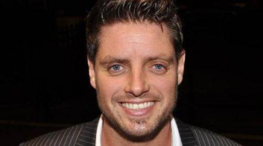 O Keith Duffy κάνει σαν τρελός με την επιτυχία των Boyzone!