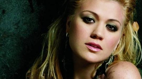 Ακούστε το νέο τραγούδι της Kelly Clarkson…!