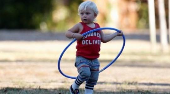 Ο γιός της Gwen Stefani κάνει hula hooper!