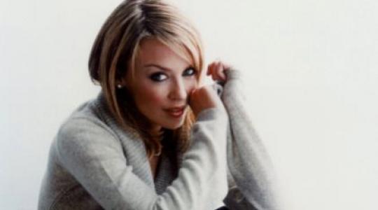 Η sexy φωτογράφηση της Kylie Minogue για το περιοδικό Out