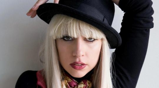 Γυμνή η Lady Gaga για τη φωτογράφιση του νέου της single