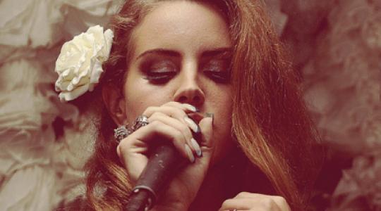 Ξέρετε τι θα πει αγγελική φωνή; Αν όχι, καιρός να γνωρίσετε τη Lana Del Rey…
