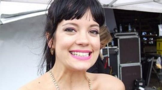 Lilly Allen : Θέλω να γράψω τραγούδια στην Lady Gaga!