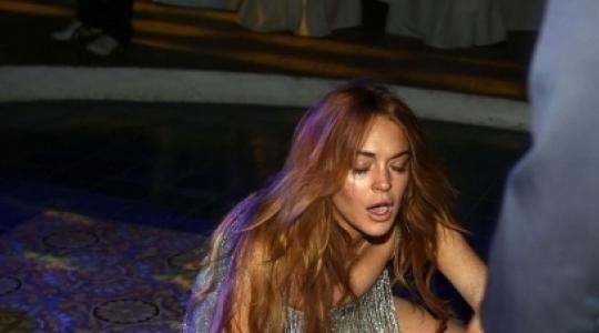 Lindsay Lohan… Πάλι στα λιώμα πατώματα από πιώμα ή…