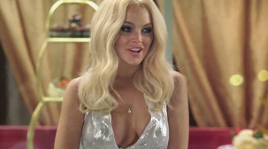 LINDSAY LOHAN & ADRIEN BRODY ΣΤΟ RED BAND TRAILER ΤΟΥ «INAPPROPRIATE COMEDY»