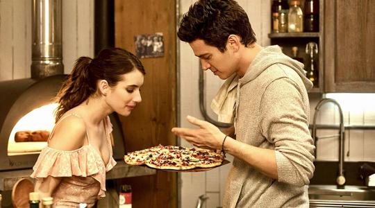 Η Emma Roberts ερωτεύεται το λάθος άτομο στο «Little Italy»