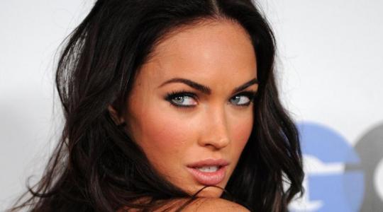 ΔΕΙΤΕ ΤΟ ΥΠΕΡΠΟΛΥΤΕΛΕΣ ΠΑΛΑΤΙ ΤΗΣ MEGAN FOX