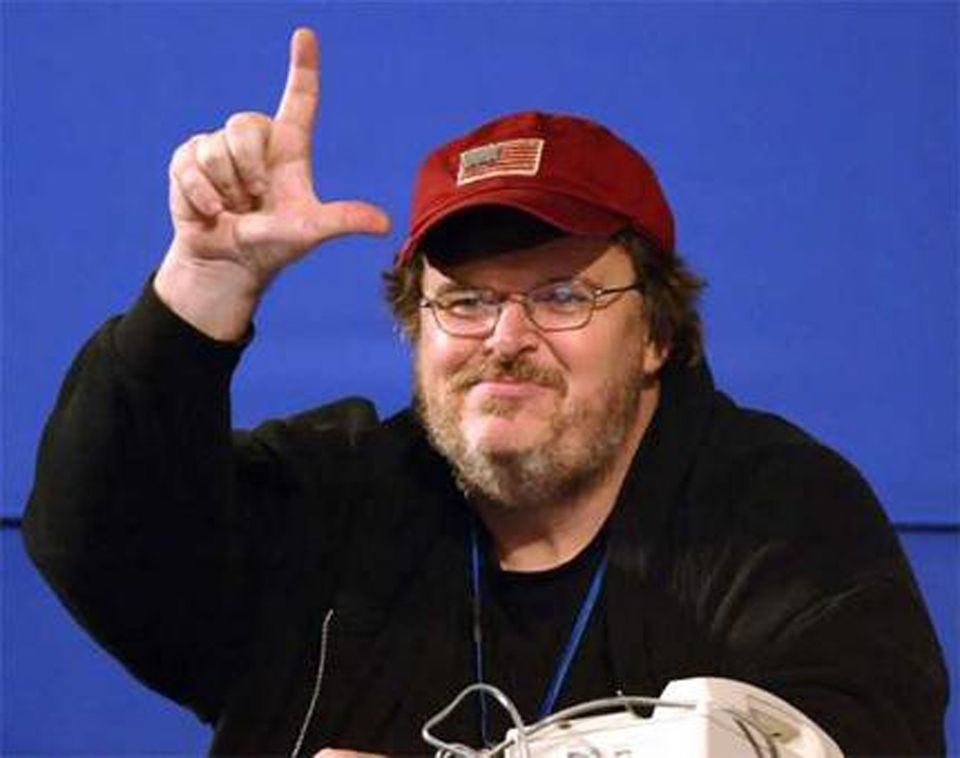 Δεν φταίνε τα όπλα αλλά οι Αμερικάνοι κατά τον Michael Moore!