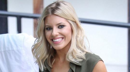 Mollie King…. χαρίζει αποκαλύψεις και χαμόγελα..