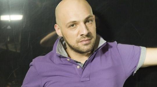 Νίκος Μουτσινάς: «Πονάω τόσο σαν να έχουν περάσει 5 εβδομάδες, αλλά πάνε 3 χρόνια τώρα»
