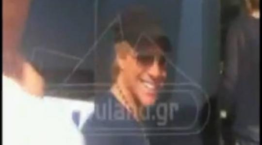 Ο Bon Jovi σαρώνει τα νησιά του Ιονίου (VIDEO)