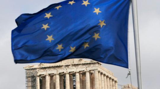 WSJ: Οι δανειστές εξετάζουν πως θα ελέγχουν την οικονομική πολιτική της Ελλάδας