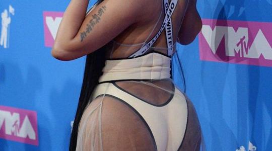 Η Nicki Minaj μας έδειξε τα μεγάλα οπίσθια της στα MTV VMA 2018 στην Νέα Υόρκη