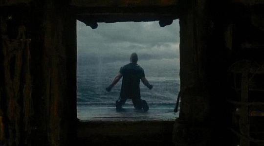 Ο Russell Crowe τα βάζει με τα κύματα στο πρώτο trailer του «Noah»
