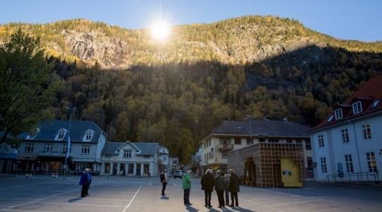 Τον δικό τους ήλιο έφτιαξαν κάτοικοι ενός χωριού στη Νορβηγία!