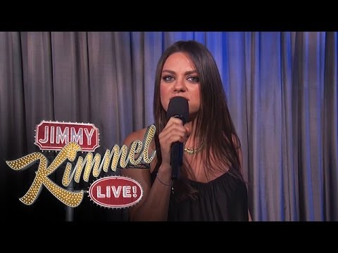 Η Mila Kunis θέλει οι άντρες να σταματήσουν να λένε ότι είναι έγκυοι