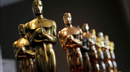 Γιατί το αγαλματίδιο των Oscar παίρνει ναρκωτικά στη λεωφόρο του Hollywood;