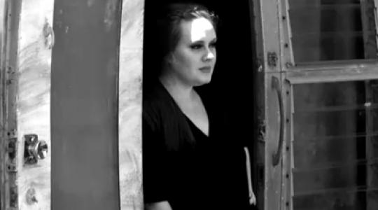 Ασταμάτητη φαίνεται η Adele…