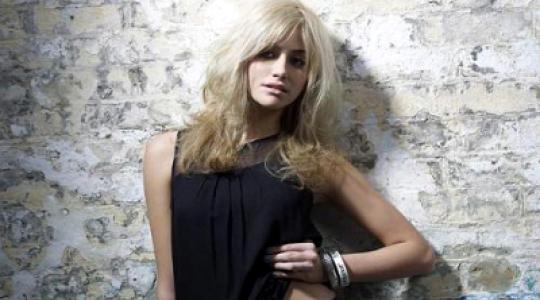 Φαντάζεσαι μια ανάποδη Pixie Lott;!