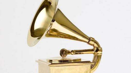 ΠΟΙΟΙ ΘΑ ΤΡΑΓΟΥΔΗΣΟΥΝ ΖΩΝΤΑΝΑ ΣΤΑ ΒΡΑΒΕΙΑ GRAMMY