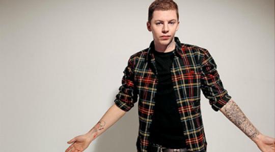 Teaser βίντεο για το νέο κομμάτι “Never be a right time” του Professor Green…