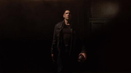 Ο Frank Castle ρίχνει ξύλο στο επίσημο trailer του Punisher