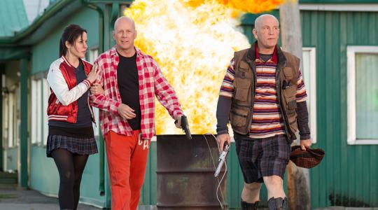 Ο Bruce Willis δεν έχει σκοτώσει κανένα εδώ και μήνες στο νέο trailer του «Red 2»