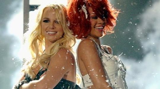 Δείτε την απίστευτη “S&M” εμφάνιση της Rihanna και της Britney στα Billboard Music Awards!