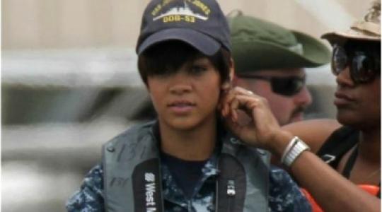 Αυτό είναι το trailer για τη ταινία “Battleship”, στην οποία παίζει και η Rihanna…