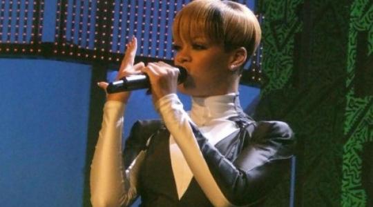Rihanna live στο Καραϊσκάκη τον Ιούνιο! Πληροφορίες για εισητήρια και προπώληση!