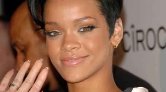 Η Rihanna σε συνεργασία με τους JLS…