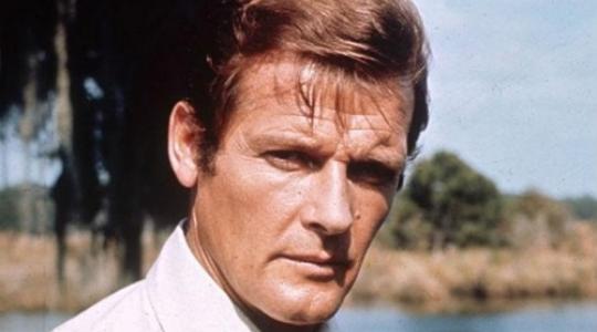 Ο Roger Moore έτρωγε ξύλο και από τις τρεις πρώτες συζύγους του!