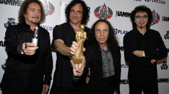 O Ronnie James Dio απεβίωσε