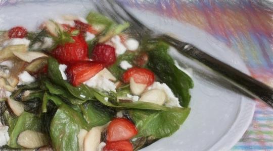 Δροσερή σαλάτα με σπανάκι και φράουλες!