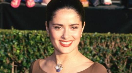 Salma Hayek : Λατρεύει να τρώει σκουλήκια, γνήσια Μεξικάνα!