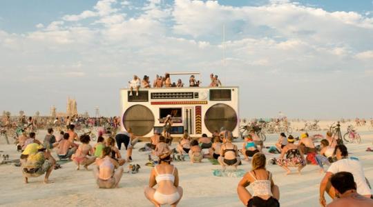 Το ‘Burning Man’ είναι ένα φεστιβάλ που θα το ήθελες πολύ στην Ελλάδα.. γυμνό μετά μουσικής..