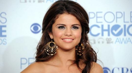 “Love you like a love song” το νέο τραγούδι της Selena Gomez..!
