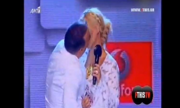 MAD VMA 2013: Το φιλί ανάμεσα σε Σεργουλόπουλο και Μπακοδήμου!