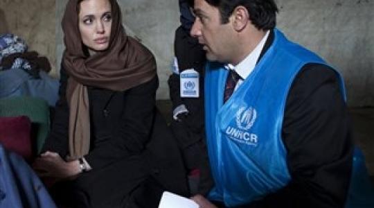Δείτε φωτογραφίες από το ταξίδι της Jolie στην Μέση Ανατολή