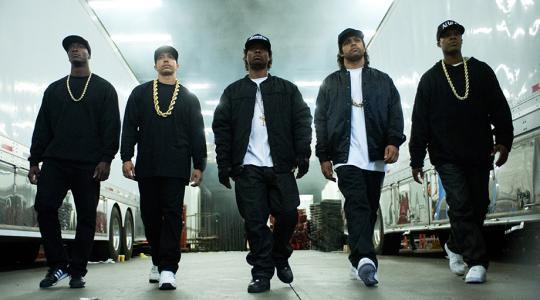 Η ιστορία της hip-hop μπάντας N.W.A στο πρώτο red band trailer του «Straight Outta Compton»