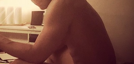 Γνωστός Έλληνας ηθοποιός, ανέβασε και άλλη γυμνή του φωτογραφία στο instagram…