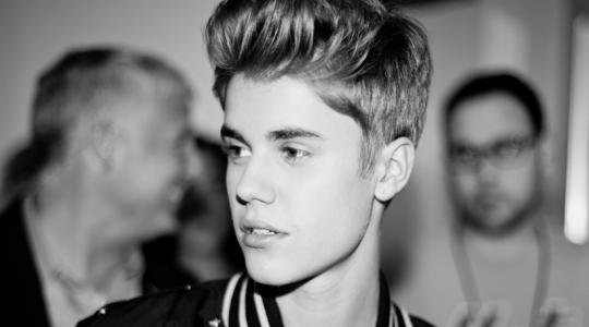 Η εξοργιστική φωτογραφία του Justin Bieber  που κάνει τον γύρο του κόσμου!