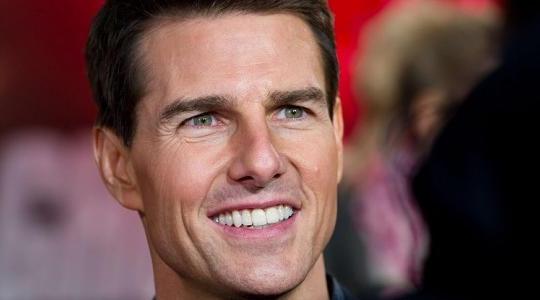 Ποιά διάσημη τραγουδίστρια δήλωσε ότι ο Tom Cruise ήταν καταπληκτικός εραστής;